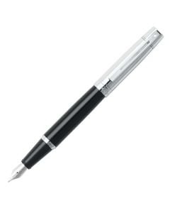 The Sheaffer 300 series fountain pen with bright chrome cap provides a well balanced and comfortable writing experience. 