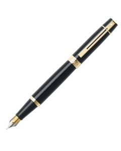 The Sheaffer 300 series fountain pen in gloss black provides a well balanced and comfortable writing experience. 