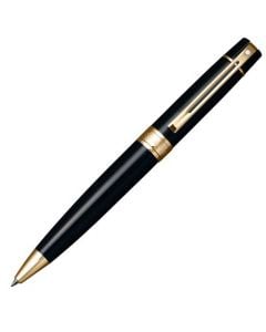 The Sheaffer 300 series ballpoint pen with gold coloured trim in gloss black is well balanced and comfortable to hold.