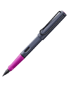 LAMY's Safari Special Edition Pink Cliff Fountain Pen has a matte barrel with a metal clip on the cap.