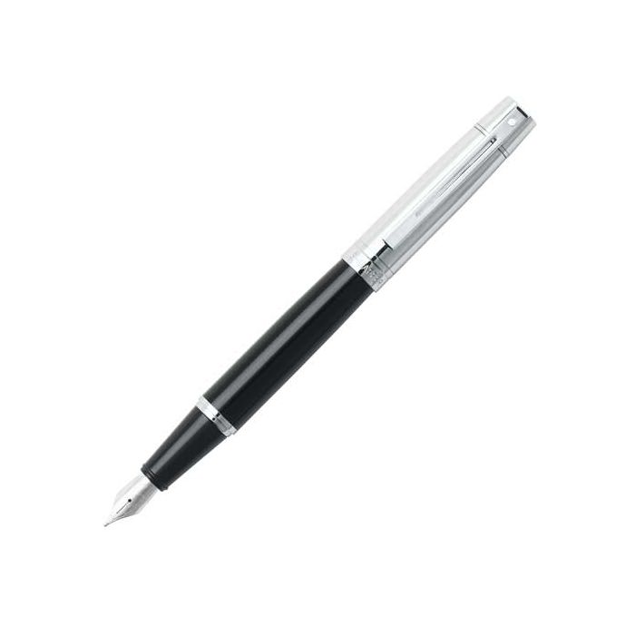 The Sheaffer 300 series fountain pen with bright chrome cap provides a well balanced and comfortable writing experience. 