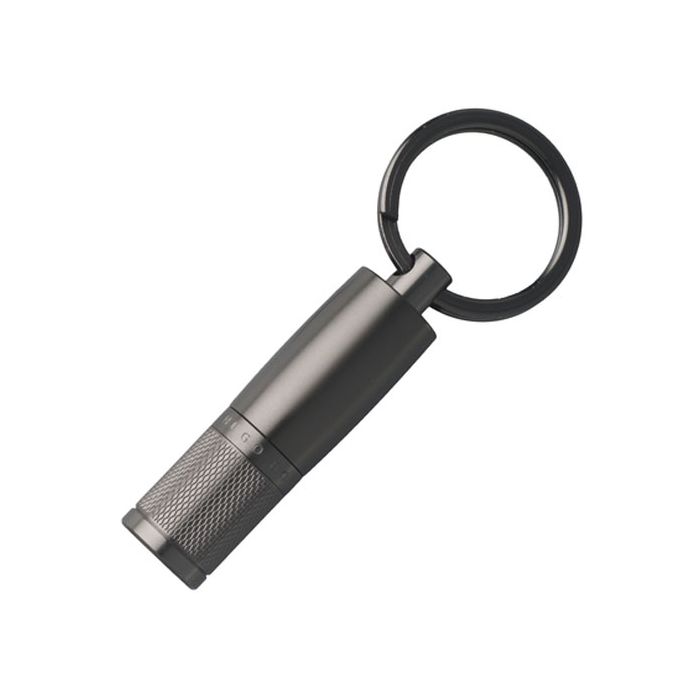 The Pure, Dark Chrome USB Keyring features a dual finish  design, the bottom half displays a intricately engraved pattern whereas the top is matte finish. A large loop makes it easier for you to carry your documents with you without loose paper.