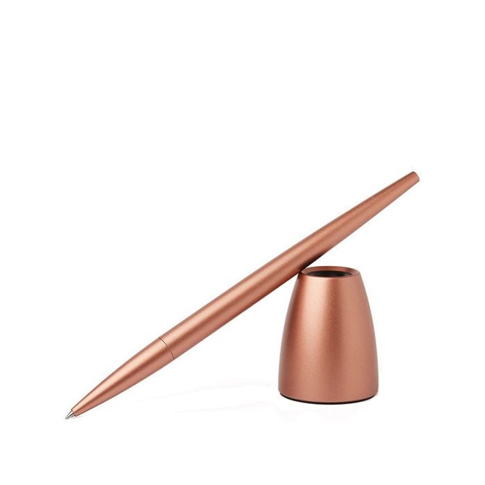 This Scribalu Pink Gold Rollerball Pen with Base has been designed by Lexon.