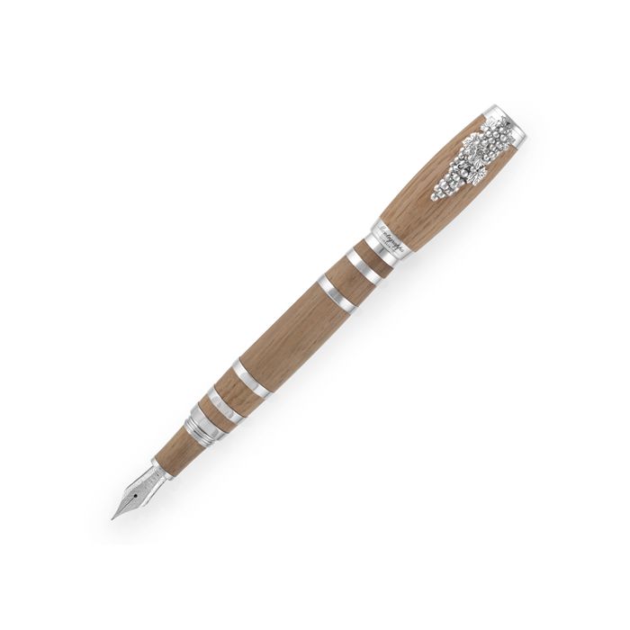 Cap screwed on the end of the Tire-Bouchon oak timber fountain pen by Montegrappa.